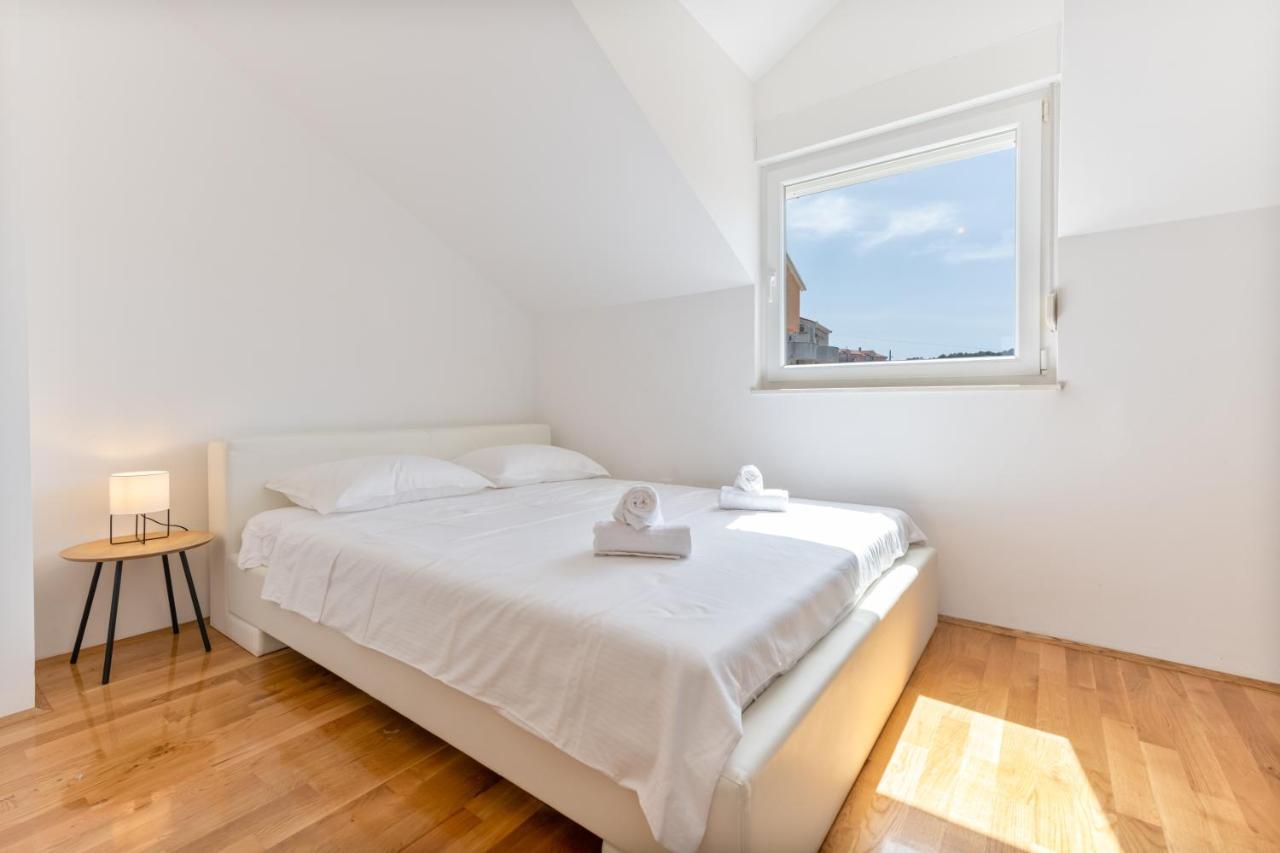 טרוגיר Dalmatia Apartments Ciovo מראה חיצוני תמונה